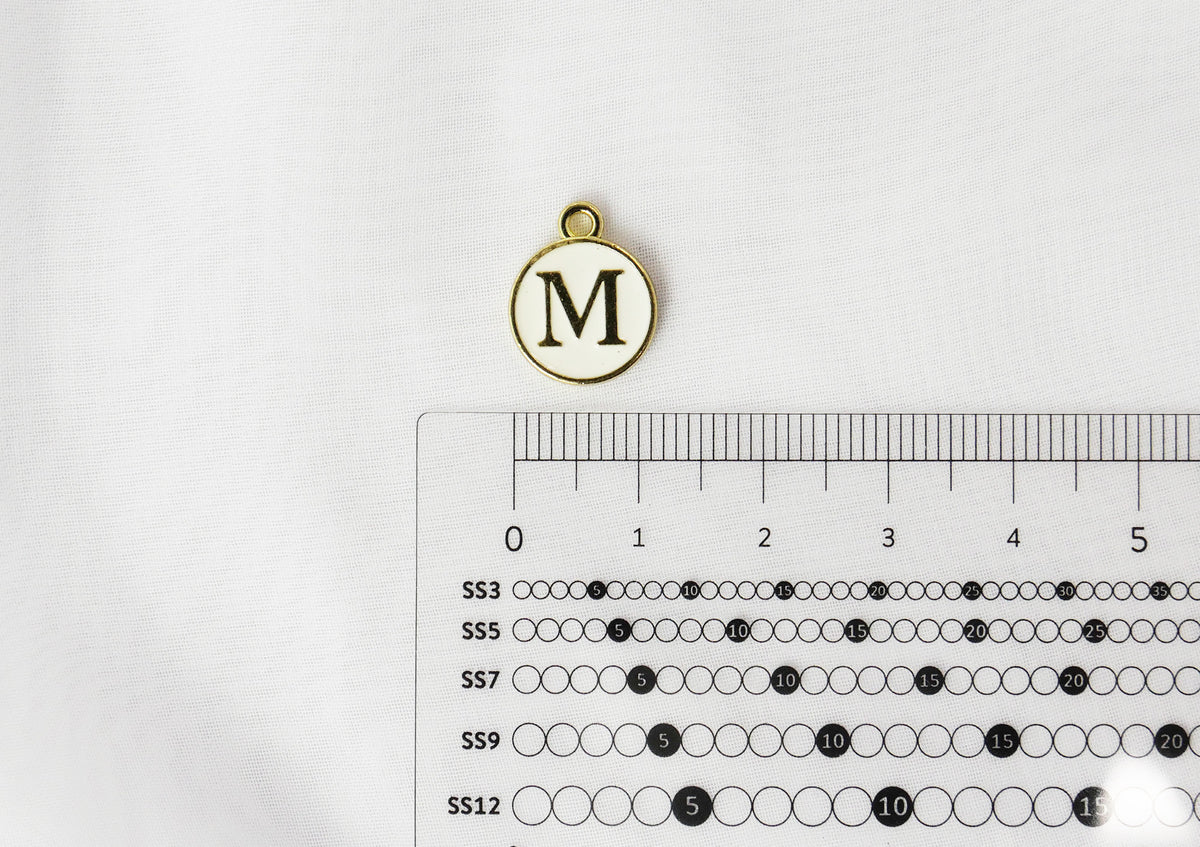 パーツ]イニシャルチャーム サークル型 ホワイト- 2-ラインストーン